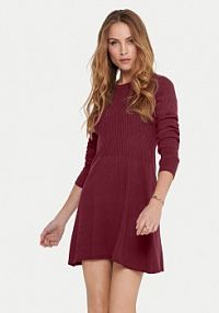 Sukienka dzianinowa ONLY bordowy Alma 15185761  Regular Fit