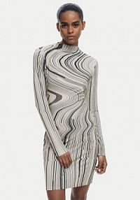 Sukienka codzienna Desigual beżowa Chiara 25WWVK35  Slim Fit