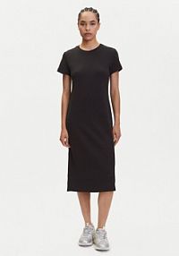 Sukienka codzienna Puma czarna Her 685063  Regular Fit