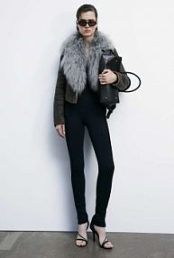 Krótka kurtka shearling z kołnierzem z futra brązowa PATRIZIA PEPE damska