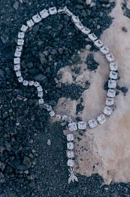 Asymetryczny naszyjnik Diamond Cut PATRIZIA PEPE