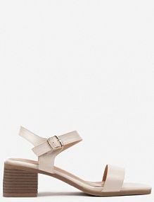 Beżowe sandały na Słupku Ozdobione Kwadratowym Noskiem Erenira Renee