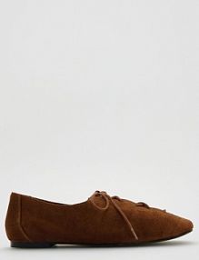 Skórzane loafersy z wiązaniem Reserved brązowe 047FG-82X