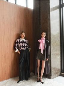 Dwurzędowy trencz z paskiem Reserved czerwony 737HD-53X