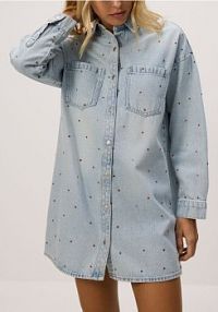 Jeansowa sukienka z aplikacjami Reserved niebieska 738FZ-05J