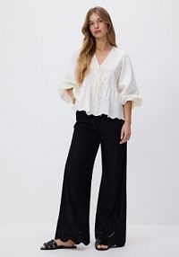 Luźne spodnie z ażurowym haftem Reserved czarne damskie ZQ657-99X