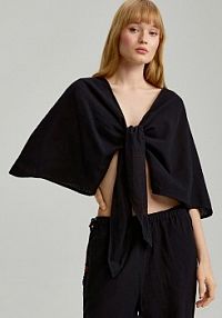 Krótkie ponczo o kimonowym kroju z wiązaniem House czarne 338DT-99X