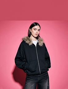 Rozpinana bluza z kapturem i odpinanym futerkiem  House czarna damska 534GS-99X