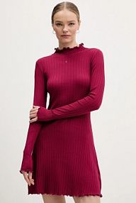 Sukienka Tommy Jeans  różowa DW0DW22576