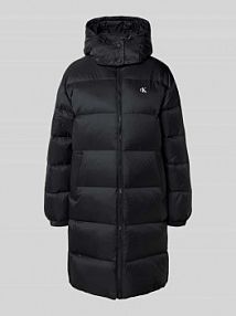 Płaszcz pikowany o kroju regular fit z nadrukiem z logo model Essential Calvin Klein Jeans czarny damski EAN LV047D502G