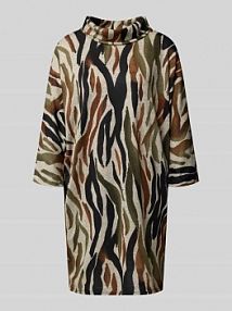 Sukienka o kroju relaxed fit z szerokim golfem Apricot czerwona EAN 922655