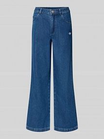 Jeansy o luźnym kroju z wyhaftowanym logo adidas Originals niebieskie damskie EAN JD2574