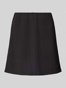 Spódnica mini rozkloszowana z fakturowanym wzorem z wiskozą model JANNI Vero Moda czarna EAN 10333285