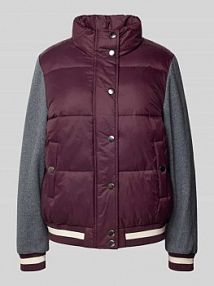 Kurtka pikowana o kroju regular fit ze stójką milano italy czerwona damska EAN 54-7181-4172