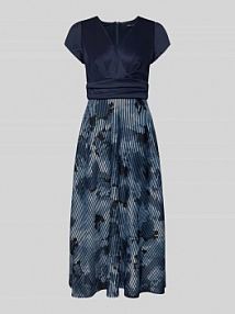 Długa sukienka z kwiatowym nadrukiem Swing niebieska EAN 5AK05400