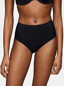 Figi Triumph czarne Klasyczne z wysokim stanem