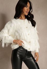 Jasnobeżowy kardigan z Dzianiny z Wełną Imitującą Pióra z Perłowymi Guzikami Meviatta Renee