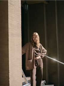 Krótki t-shirt z raglanowymi rękawami Reserved brązowy damski 427GA-84X