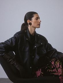 Kolczyki z motywem kwiatów Reserved czerwone 536FD-83X