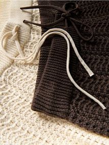 Dzianinowe szorty z wiązaniem Reserved beżowe damskie VY183-02X