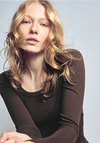 Bawełniany longsleeve Reserved brązowy damski ZQ827-89X