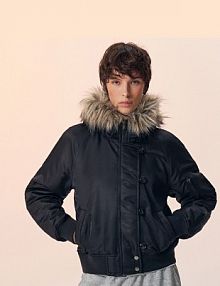 Ocieplana  kurtka bomber ze sztucznym futerkiem na kapturze House czarna 165HR-99X