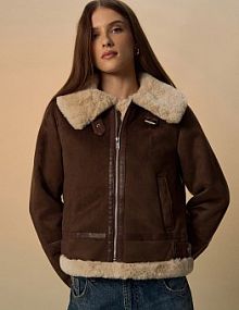 Kurtka ze sztucznej skóry z futerkiem na kołnierzu i rękawach. House brązowa damska 556EW-88X