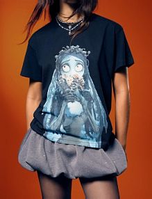 Koszulka corpse bride z krótkim rękawem i nadrukiem Bershka czarna damska