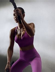 Biustonosz sportowy różowy 4F 4FRSS26USBAF269-54S