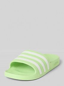 Klapki kąpielowe z tłoczonym logo Model 'ADILETTE AQUA' adidas Sportswear zielone damskie EAN IF6046