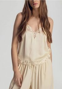 Satynowy top z wiskozy Reserved biały damski 156JX-01X