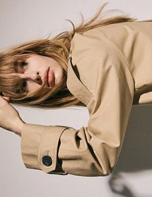 Krótki trencz Reserved beżowy 522IA-80X