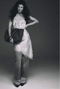 Torebka shopper z imitacji zamszu Reserved oliwkowa 856FC-91X