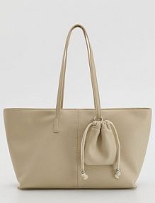 Torebka shopper z zawieszką Reserved beżowa 857FC-12X