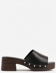 Czarne klapki na Platformie i Słupku Ozdobione Nitami po Bokach Wilevia marquiiz