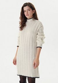 Sukienka dzianinowa ONLY beżowa Chick Stitch 15366020  Loose Fit