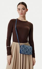 Torebka listonoszka Calvin Klein niebieska Emblem Aop Denim Camera Bag LV04F3430G